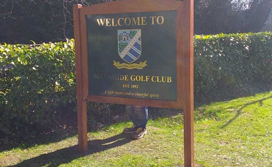 Welcom To Malahide Golf Club outdoor wooden sign